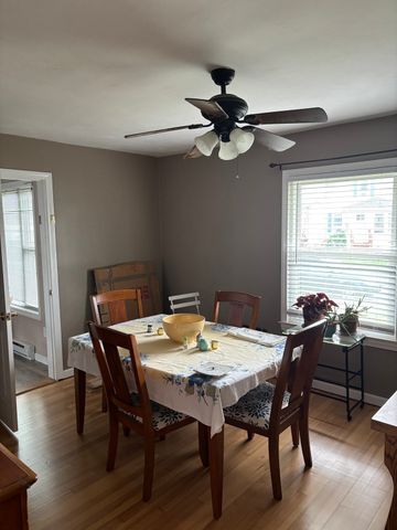 16 Kaveney St, Chicopee, MA 01020