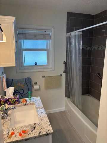 16 Kaveney St, Chicopee, MA 01020