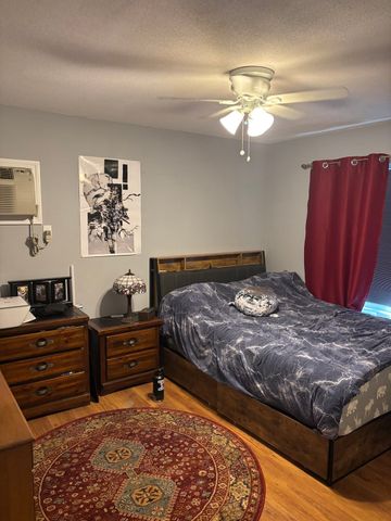 16 Kaveney St, Chicopee, MA 01020