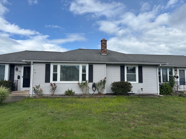16 Kaveney St, Chicopee, MA 01020