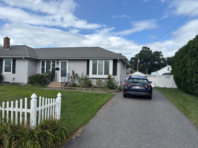 16 Kaveney St, Chicopee, MA 01020