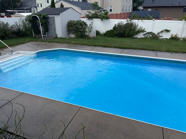 16 Kaveney St, Chicopee, MA 01020