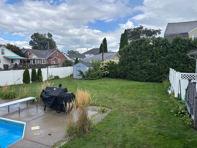 16 Kaveney St, Chicopee, MA 01020