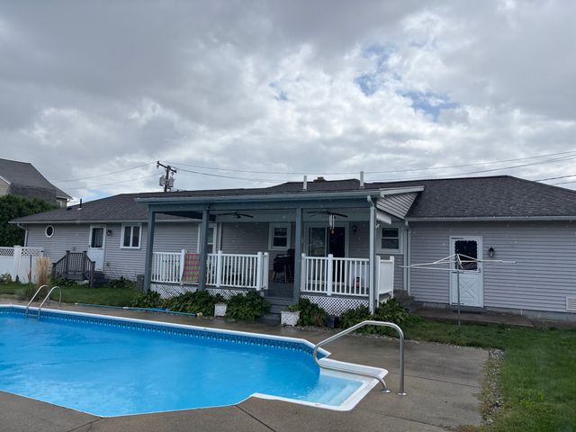 16 Kaveney St, Chicopee, MA 01020