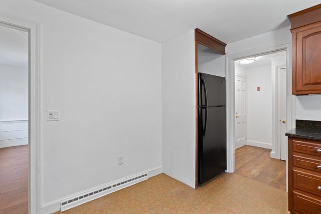4 Meadowbrook Rd, Dover, MA 02030