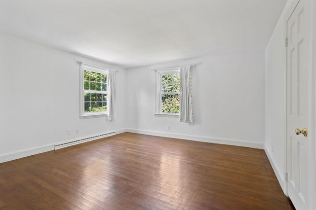 4 Meadowbrook Rd, Dover, MA 02030