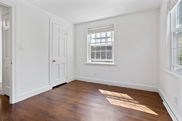 4 Meadowbrook Rd, Dover, MA 02030