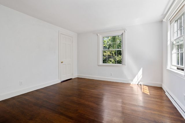 4 Meadowbrook Rd, Dover, MA 02030