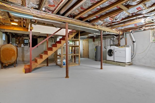 4 Meadowbrook Rd, Dover, MA 02030