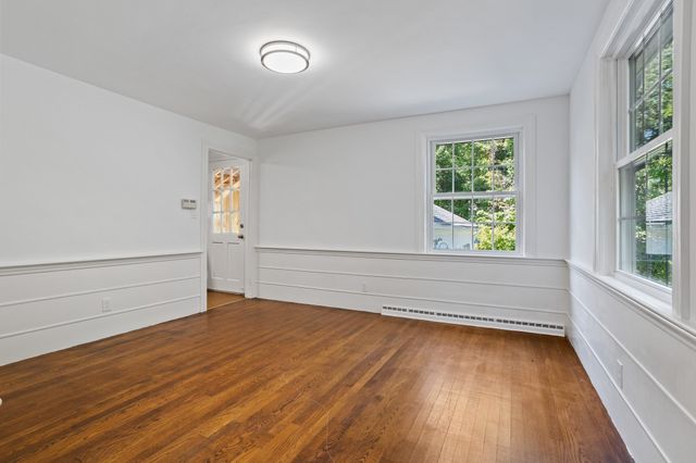 4 Meadowbrook Rd, Dover, MA 02030