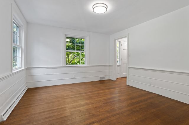 4 Meadowbrook Rd, Dover, MA 02030
