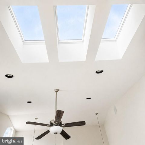 1205 MEGANS LN, Burlington, NJ 08016