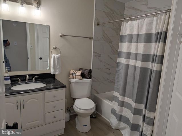 1205 MEGANS LN, Burlington, NJ 08016