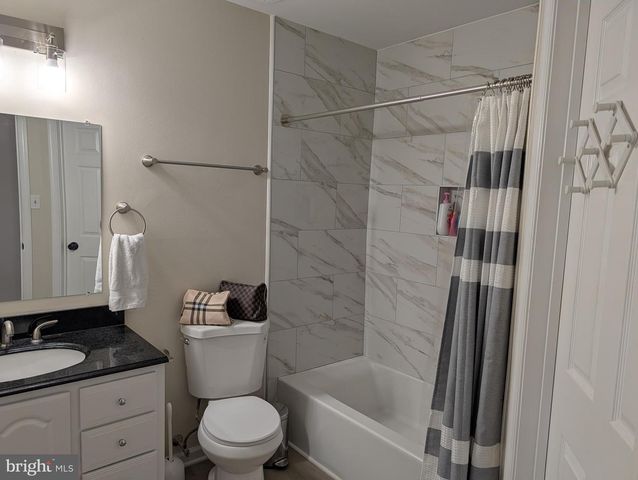 1205 MEGANS LN, Burlington, NJ 08016