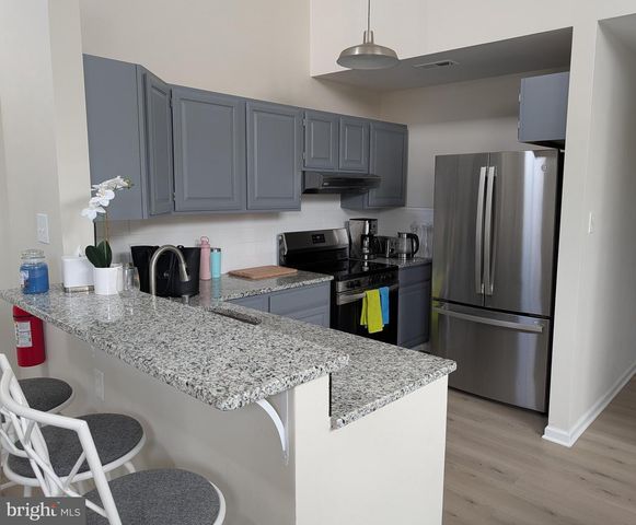 1205 MEGANS LN, Burlington, NJ 08016