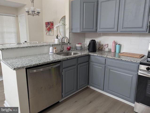 1205 MEGANS LN, Burlington, NJ 08016