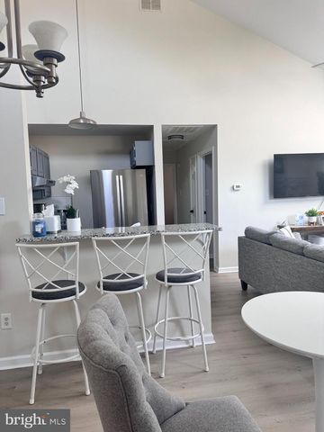 1205 MEGANS LN, Burlington, NJ 08016