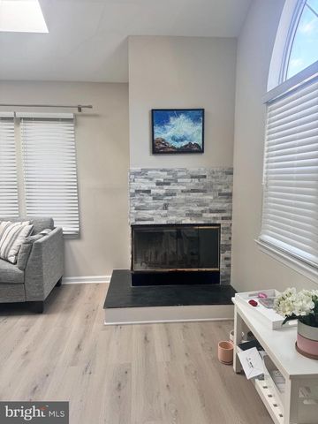 1205 MEGANS LN, Burlington, NJ 08016