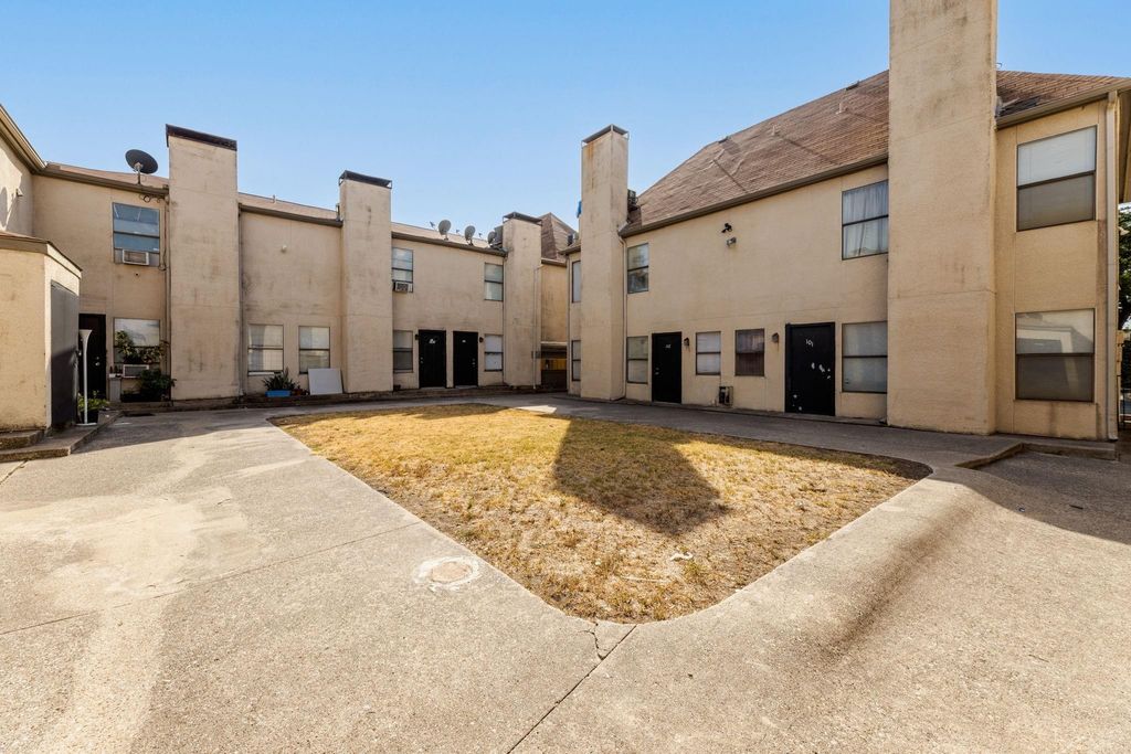 7030 Fair Oaks Avenue 103, Dallas, TX 75231