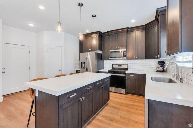 7197 N CLEAR SKY LN, Eagle Mountain, UT 84005