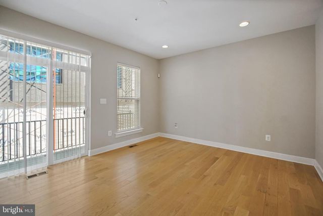 621 PARKSIDE PL NE, Washington, DC 20019