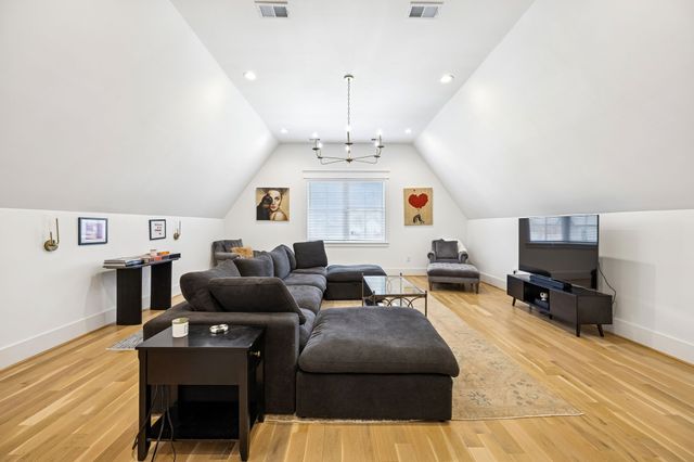 937 Woodmont Blvd, Nashville, TN 37204