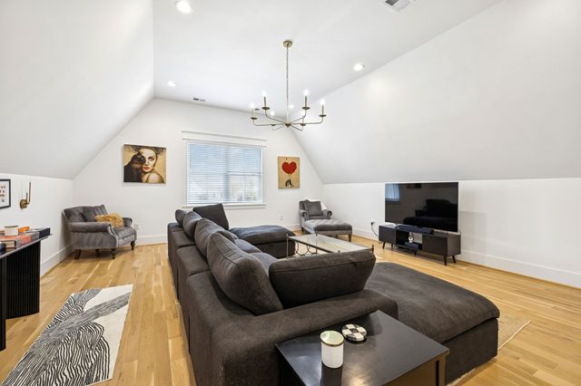 937 Woodmont Blvd, Nashville, TN 37204