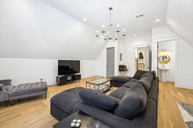 937 Woodmont Blvd, Nashville, TN 37204