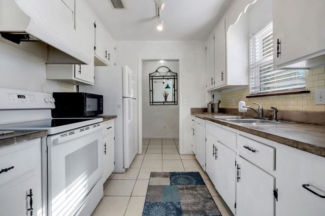 2072 Darnell Circle, Tallahassee, FL 32303