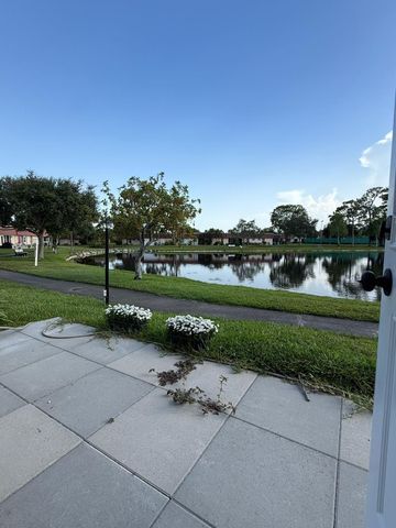 316 Cape Cod Circle, Greenacres, FL 33467