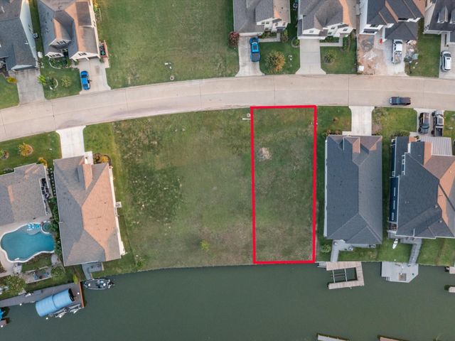 10724 S Lake Mist Lane, Willis, TX 77318