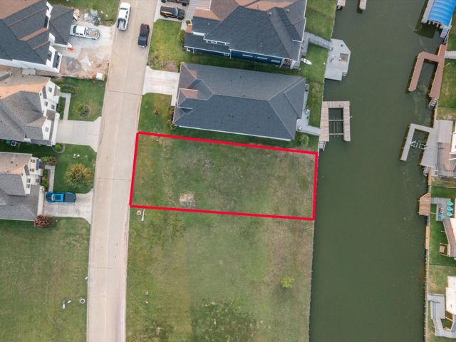 10724 S Lake Mist Lane, Willis, TX 77318