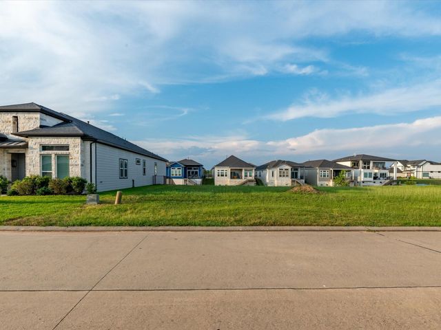 10724 S Lake Mist Lane, Willis, TX 77318