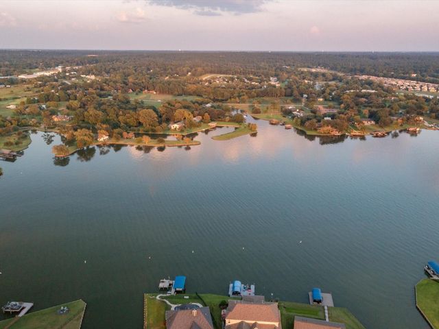 10724 S Lake Mist Lane, Willis, TX 77318