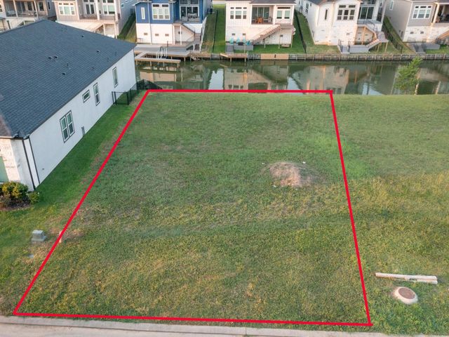 10724 S Lake Mist Lane, Willis, TX 77318