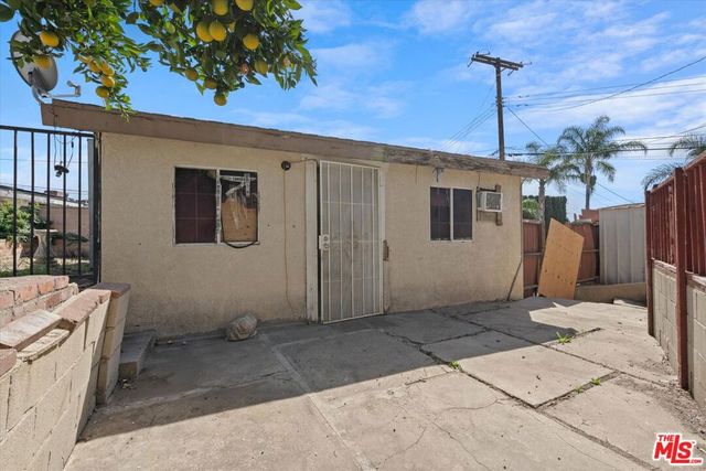 13770 Sproule Avenue, Sylmar, CA 91342