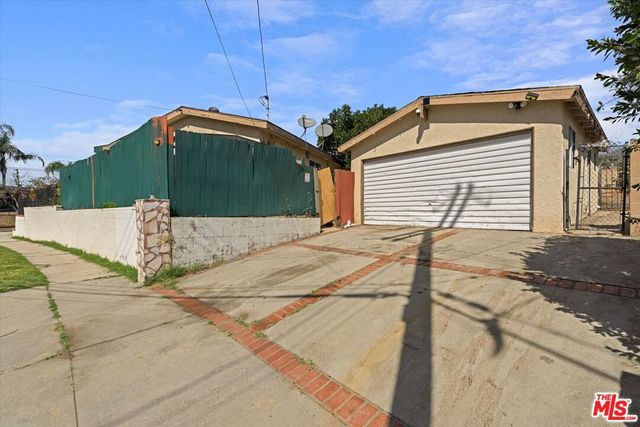 13770 Sproule Avenue, Sylmar, CA 91342