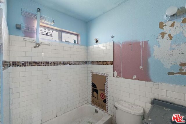 13770 Sproule Avenue, Sylmar, CA 91342