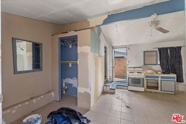 13770 Sproule Avenue, Sylmar, CA 91342