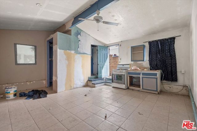 13770 Sproule Avenue, Sylmar, CA 91342