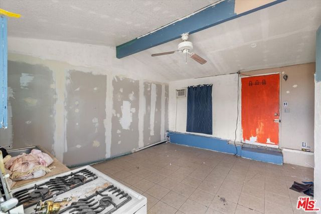 13770 Sproule Avenue, Sylmar, CA 91342