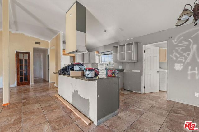 13770 Sproule Avenue, Sylmar, CA 91342