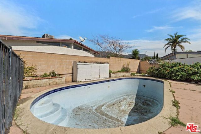 13770 Sproule Avenue, Sylmar, CA 91342