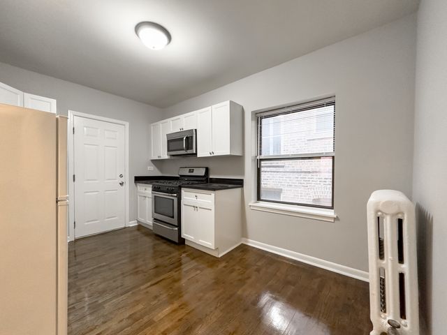 5746 N Winthrop Avenue 203, Chicago, IL 60660