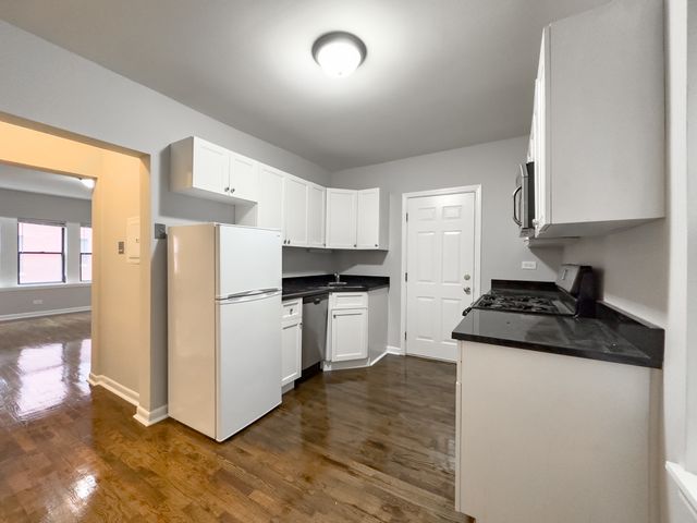 5746 N Winthrop Avenue 203, Chicago, IL 60660