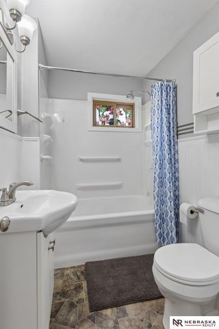 7202 Northridge Drive, Omaha, NE 68112