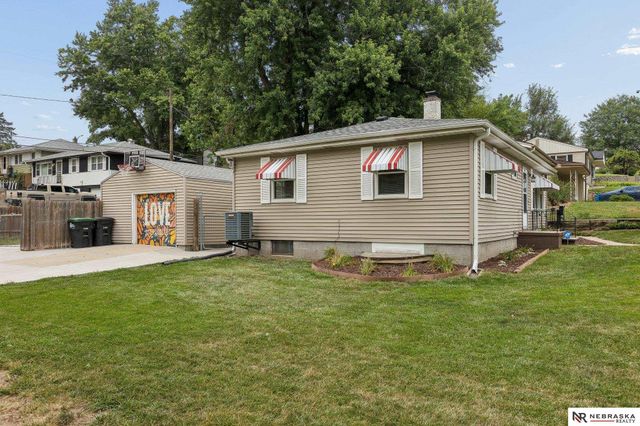 7202 Northridge Drive, Omaha, NE 68112