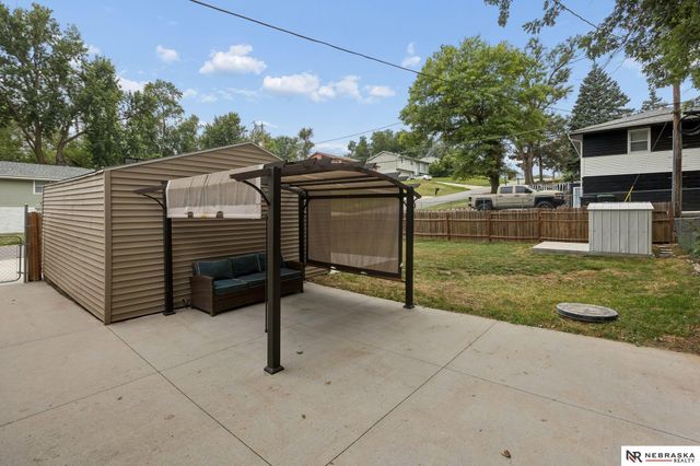 7202 Northridge Drive, Omaha, NE 68112