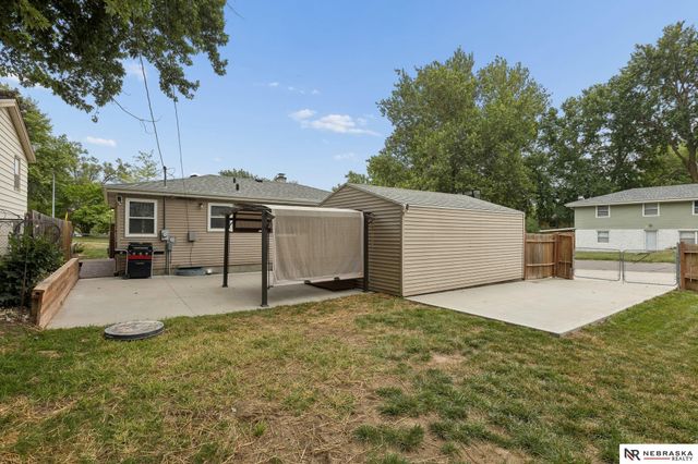 7202 Northridge Drive, Omaha, NE 68112