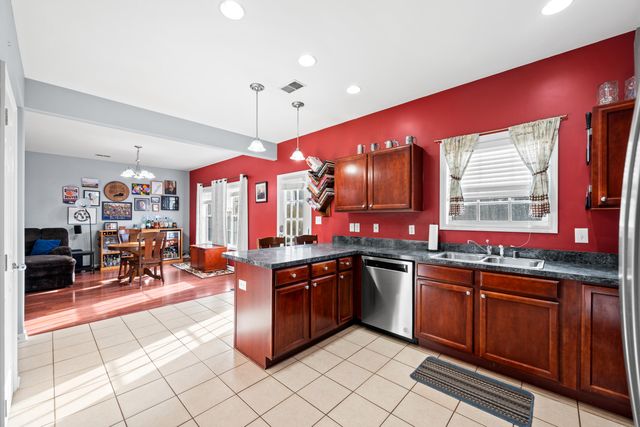 2820 Michelle Park, Lexington, KY 40511